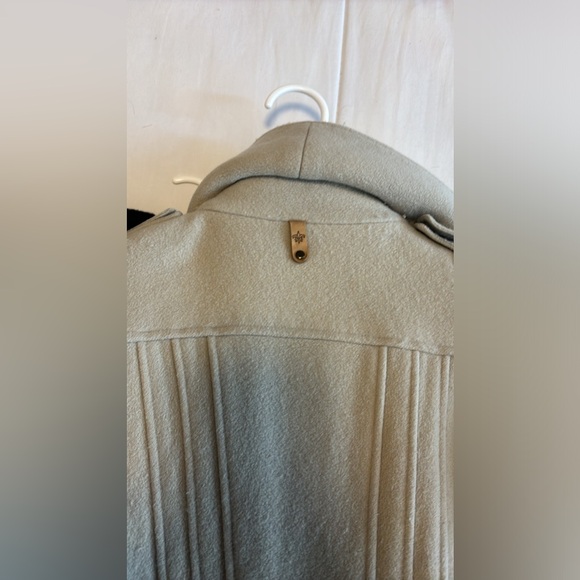 Coat - Picture 4 of 4